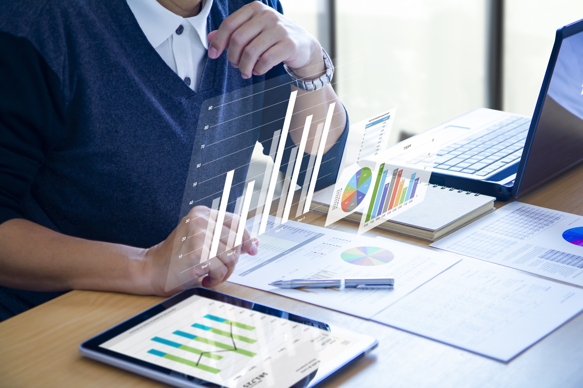 Data Storytelling with Critical Thinking Skills for Professional Success